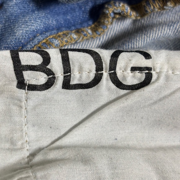 BDG Girlfriend High Rise Distressed Denim Shorts - Picture 6 of 7